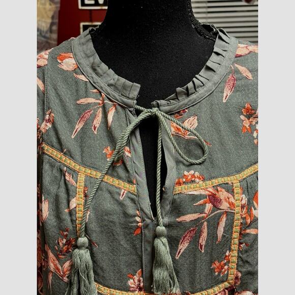 Live & Let Live Green Floral Top Size XS - Picture 4 of 7